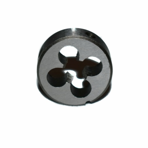 Narzynka metryczna M10. Gwint M10x1,5 mm. HSS. Do precyzyjnego gwintowania. Narzynka metryczna M10. Gwint M10x1,5 mm. HSS. Do precyzyjnego gwintowania.