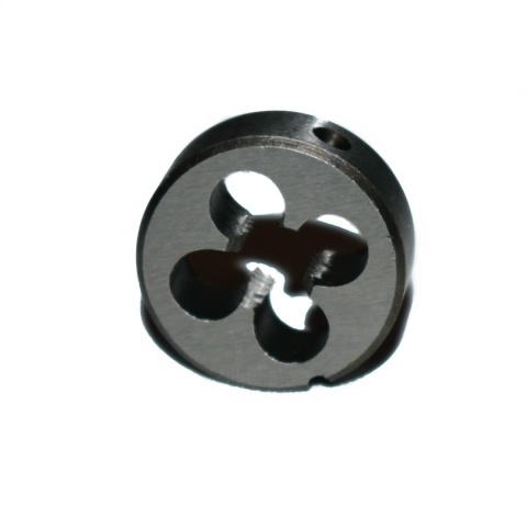 Narzynka metryczna M10. Gwint M10x1,5 mm. HSS. Do precyzyjnego gwintowania. Narzynka metryczna M10. Gwint M10x1,5 mm. HSS. Do precyzyjnego gwintowania.