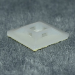 Element mocujący samoprzylepny do opasek kablowych 27,7x27,7 mm. NEUTRAL