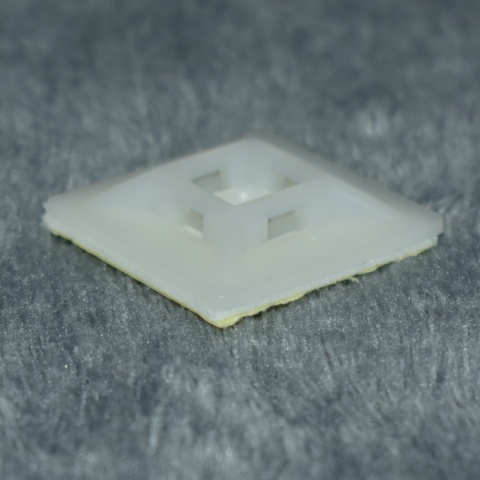 Element mocujący samoprzylepny do opasek kablowych 27,7x27,7 mm. NEUTRAL Element mocujący samoprzylepny do opasek kablowych 27,7x27,7 mm. NEUTRAL