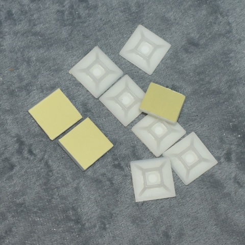 Element mocujący samoprzylepny do opasek kablowych 27,7x27,7 mm. NEUTRAL Element mocujący samoprzylepny do opasek kablowych 27,7x27,7 mm. NEUTRAL