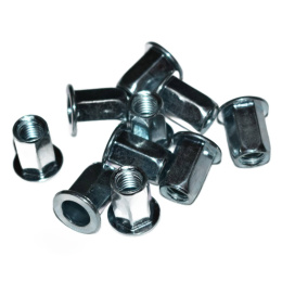 Nitonakrętka sześciokątna M5x13 mm. 20 szt. Zakres mocowania 0,5-2,5 mm.