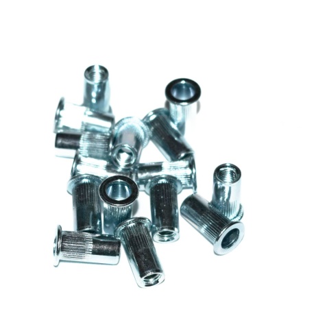 Nitonakrętka walcowa stalowa M4x10 mm. 20 szt. Zakres mocowania 0,5-2 mm. Nitonakrętka walcowa stalowa M4x10 mm. 20 szt. Zakres mocowania 0,5-2 mm.