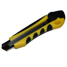 Noz lamany wysuwany do tapet - 18 mm.