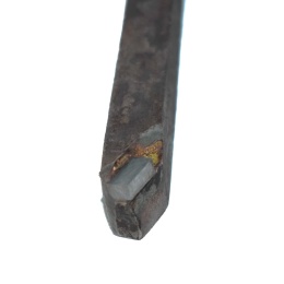 Noż tokarski prosty 16x25x210 mm. H30 (ISO: Р25-Р35). Narzędzia skrawające.