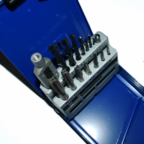 Zestaw gwintowników i wierteł M3-M12 + uchwyt, wiertła HSS - 13 szt.